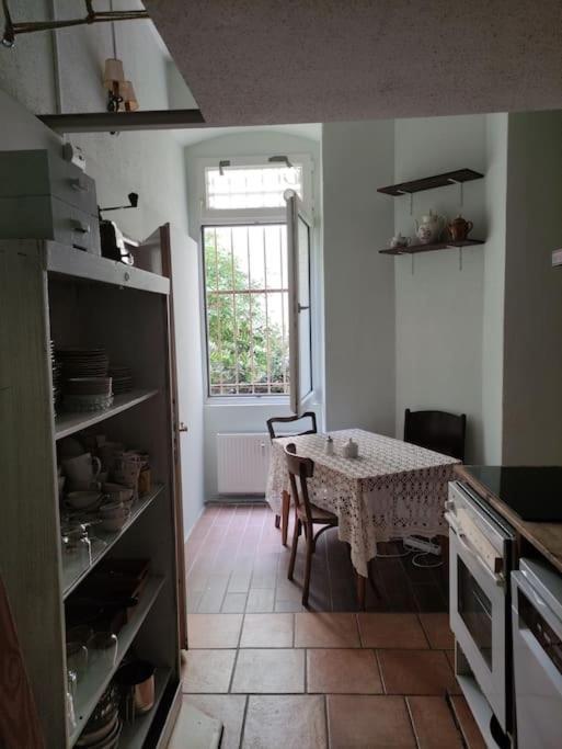 Schoeneberg Flat & Art Gallery Apartment *