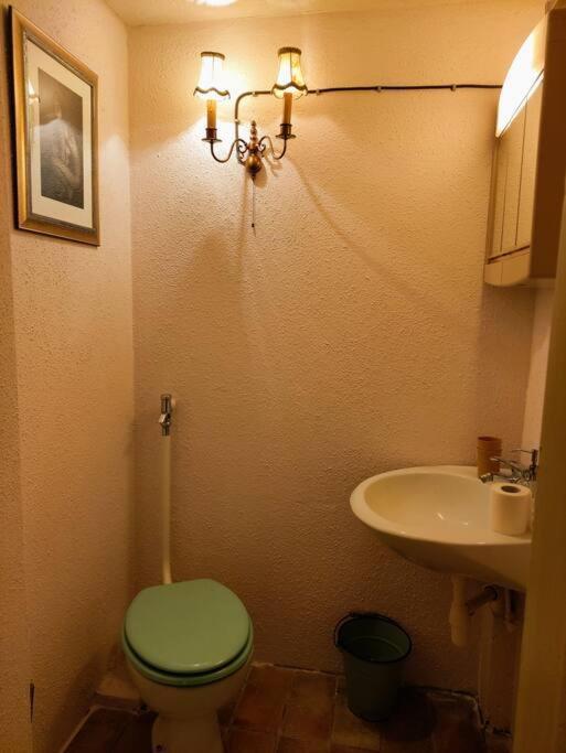Apartment Schoeneberg Flat & Art Gallery *